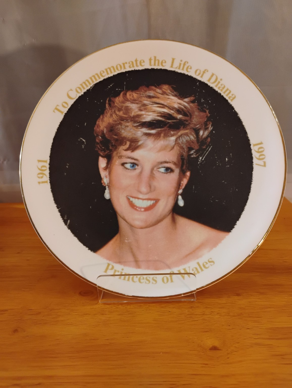 "Princess Diana 1961–1997 Commemorative Plate – Staffordshire Collection – 8.75”