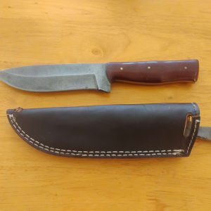 Custom Patterned Damascus Steel Hunting Knife - Full Tang w/ Leather Sheat