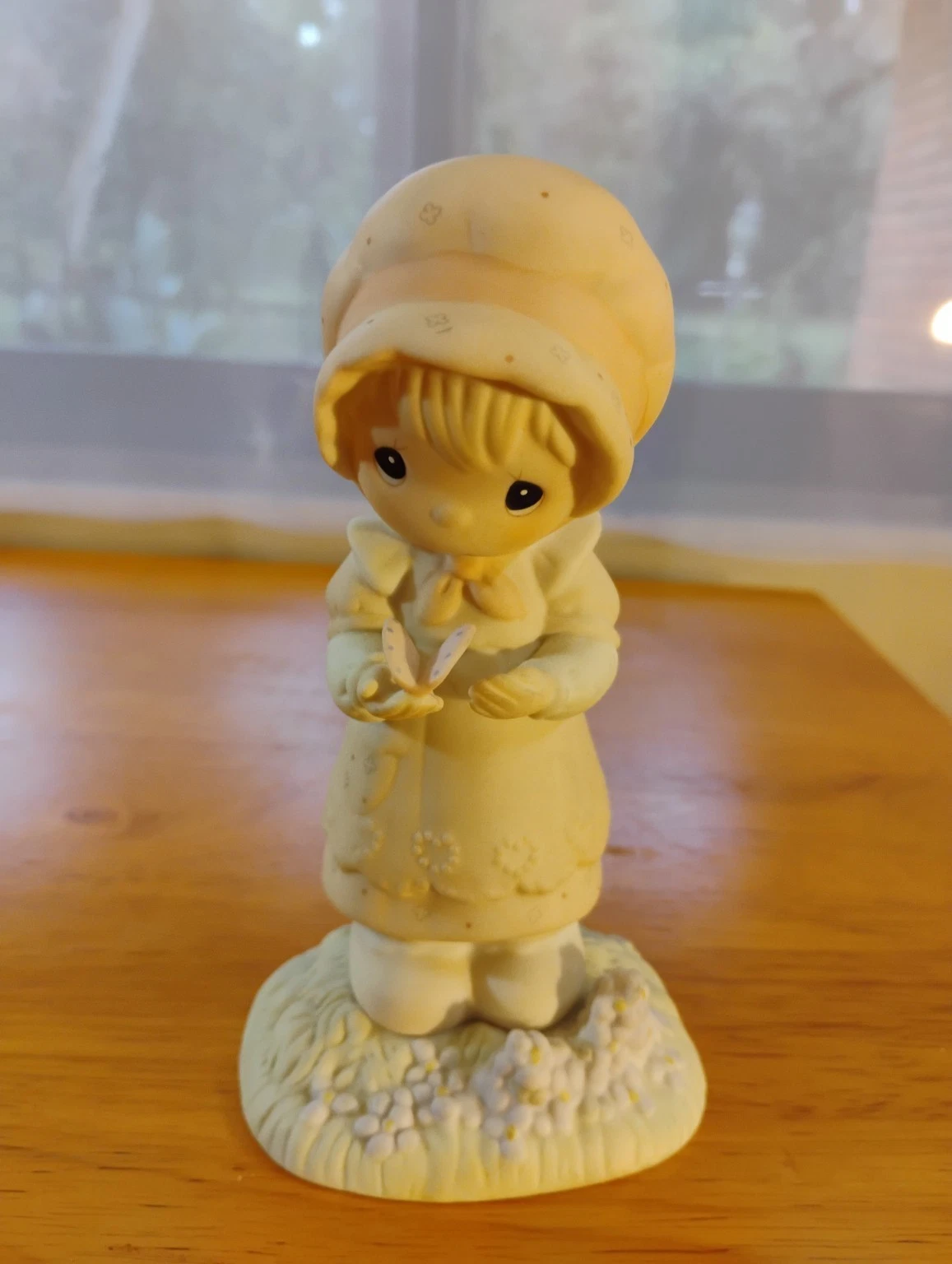 Precious Moments “We Are God’s Workmanship” 1982 Figurine #E-9258