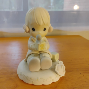 Precious Moments “Growing in Grace – Age 2” 1994 Enesco Figurine #136212