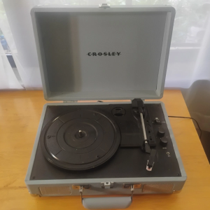 Crosley CR8005G-TN Stereo Turntable