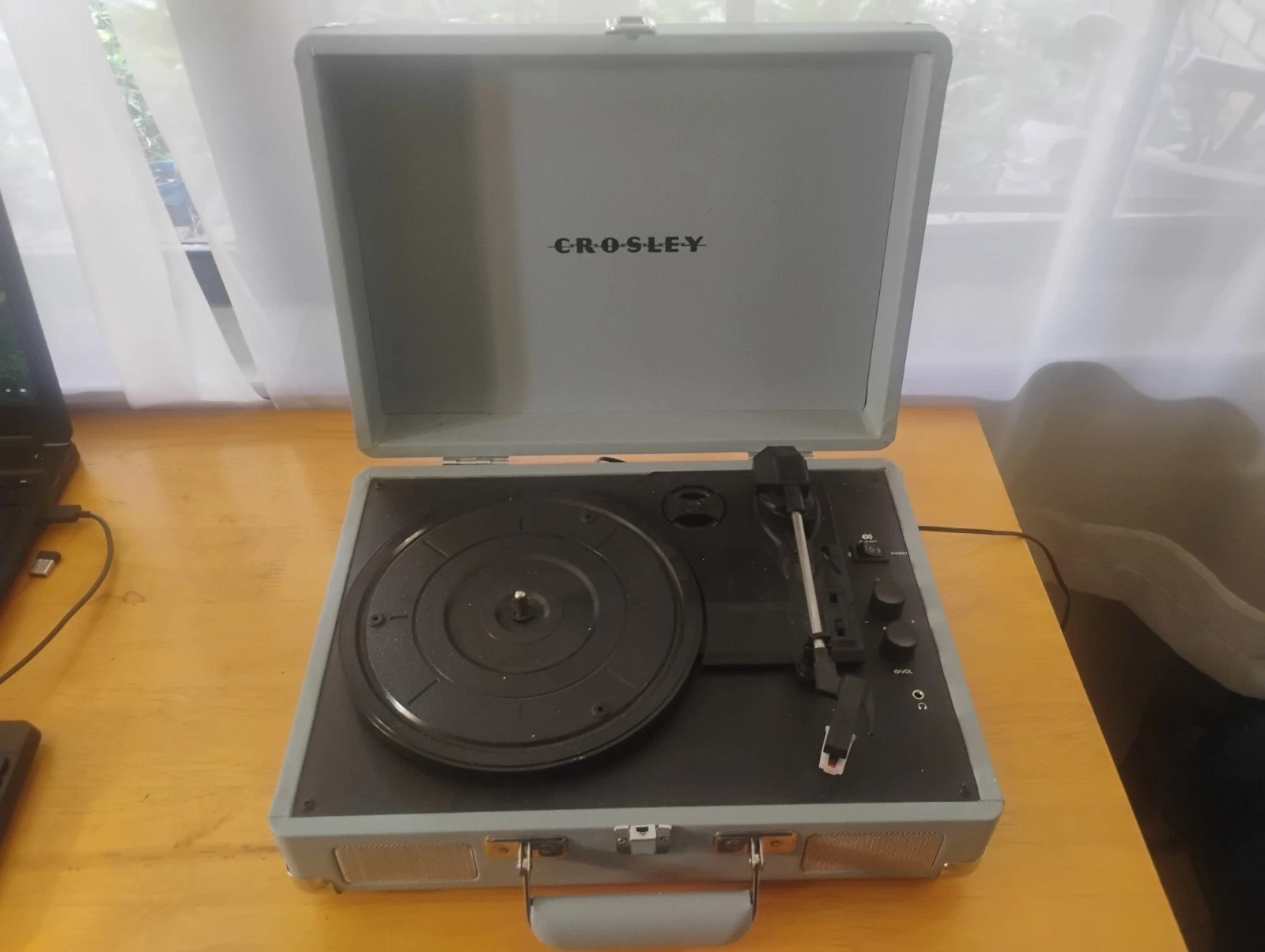 Crosley CR8005G-TN Stereo Turntable