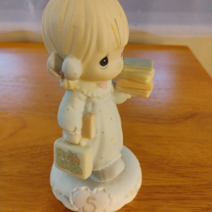 Precious Moments “Growing in Grace - Age 5" 1994 Enecso Figurine #136247