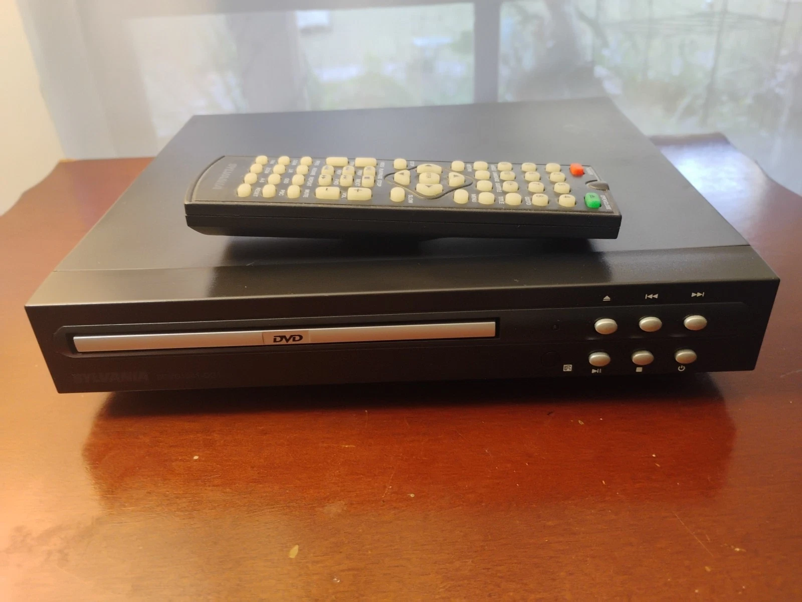 Sylvania SDVD1041-DG1 DVD Player with Remote